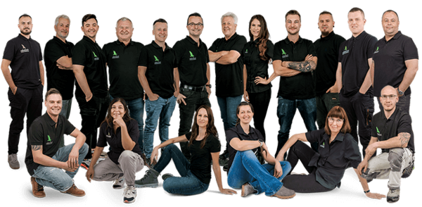 Das Bild zeigt ein Gruppenfoto des Adlerblick Team [© Adlerblick Altbausanierung GmbH]
