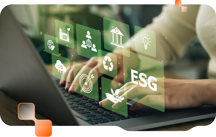 Das Bild zeigt ein Hologramm mit dem Begriff ESG und weiteren dazu passenden Symbolen vor einem Notebook auf dessen Tastatur man Hände einer Frau sieht.