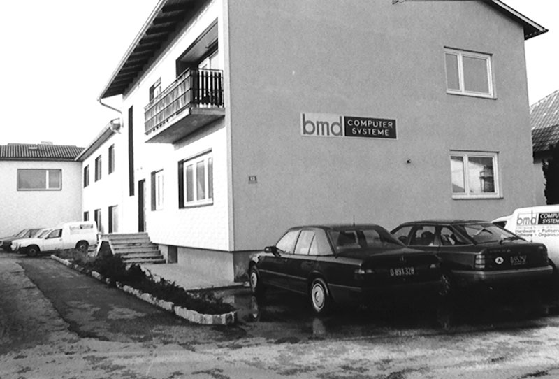 Das zum Firmengebäude adaptierte Wohnhaus in Neuzeug