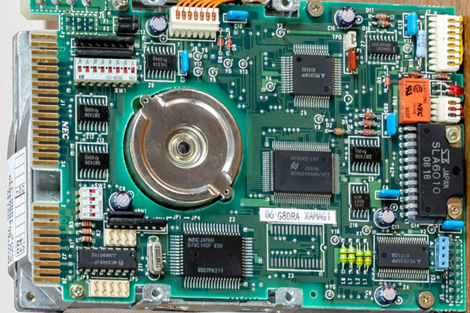 Grüne Platine mit Elektronik