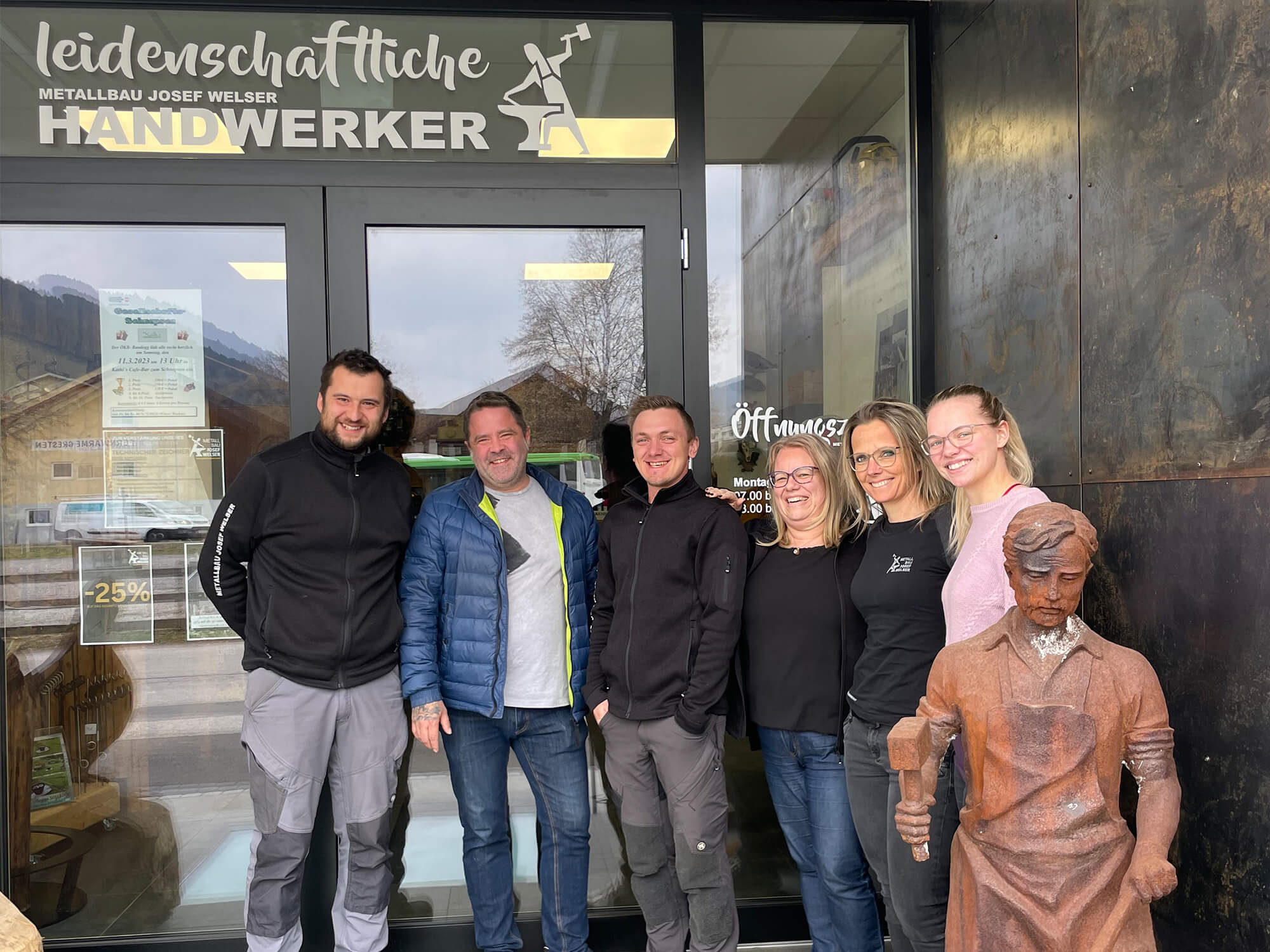 Teamfoto Projektabschluss Metallbau Josef Welser